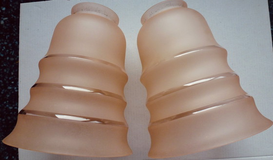 Image 1 of 3x Vintage Opaline lampenkappen.