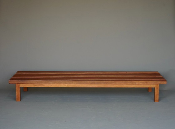 Image 1 of Grote teakhouten lage bank of salontafel uit het midden van de vorige eeuw, jaren 60.