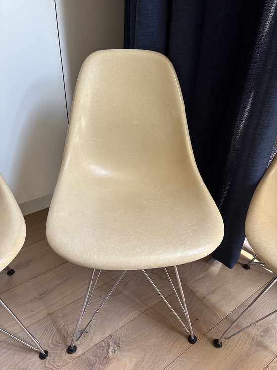 Image 1 of 4x vintage '70s Eames Miller Vitra DSR fiberglass chairs - parchment