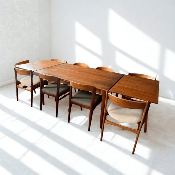 Image 1 of Mesa de comedor danesa de teca de mediados de siglo, rectangular, extensible.