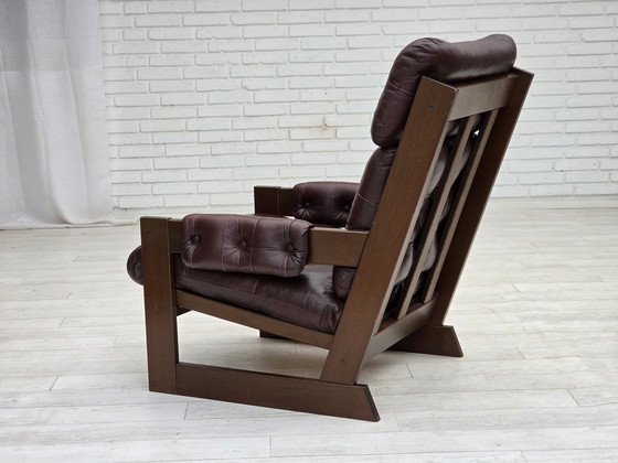 Image 1 of 1970, Scandinavische fauteuil met hoge rugleuning, bruin meubelleder, donker beukenhout.