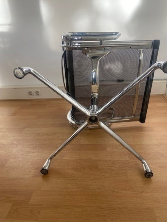 Image 1 of 1 Vitra EA 108 mesh black Eames chair