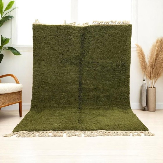 Image 1 of Tapis artisanal vert olive fait main 315cmx215cm 