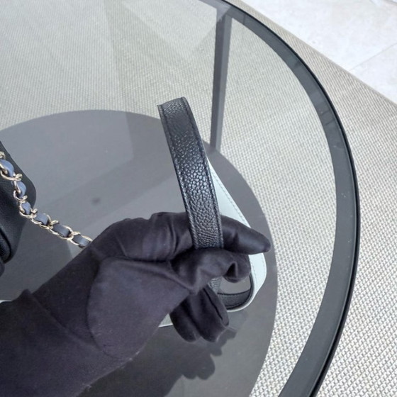 Image 1 of Chanel Coco Curve Cuba - Caviar Medium Negro con herrajes dorados