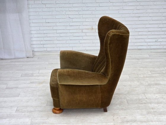 Image 1 of Deense relaxfauteuil met hoge rugleuning uit de jaren 60, bekleed met groen meubelvelours.