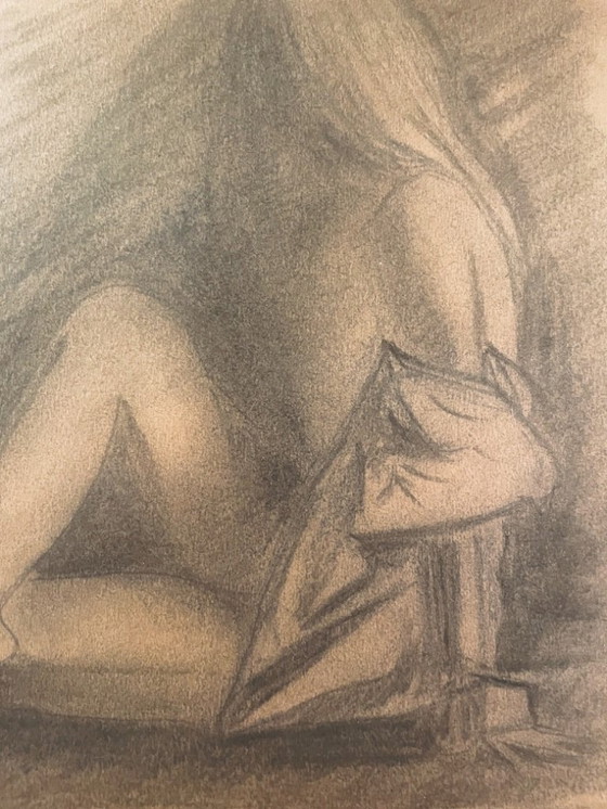 Image 1 of Disegno a carboncino, firmato, ritratto femminile in stile "chiaroscuro"