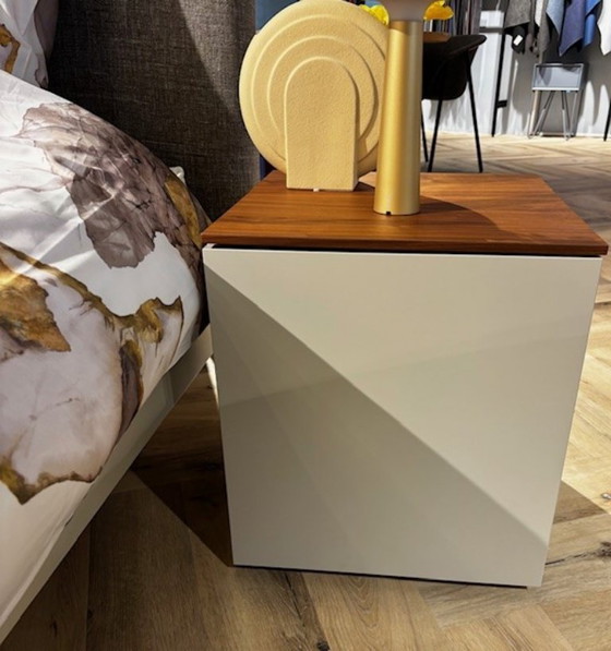 Image 1 of Letto Novamobili 180x210cm Letto da esposizione comprensivo di 2 comodini e materassi.