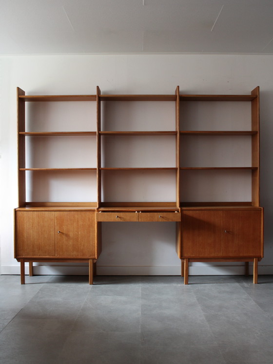 Image 1 of Vintage modulair vrijstaand wandsysteem in eiken