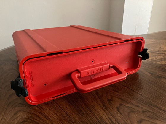 Olivetti Valentine Typewriter – Decorative Objects, Metal, Plastic (photo 11 of 11)