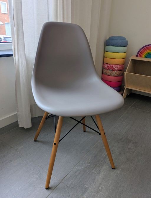 4 x Vitra Eames Plastic chairs