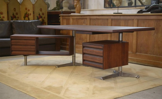 Rosewood desk model T95 by Osvaldo Borsani for Tecno 1960s, Italian Design (photo 2 of 17)