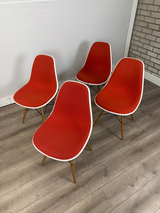 Image 1 of VITRA DSW dining chair