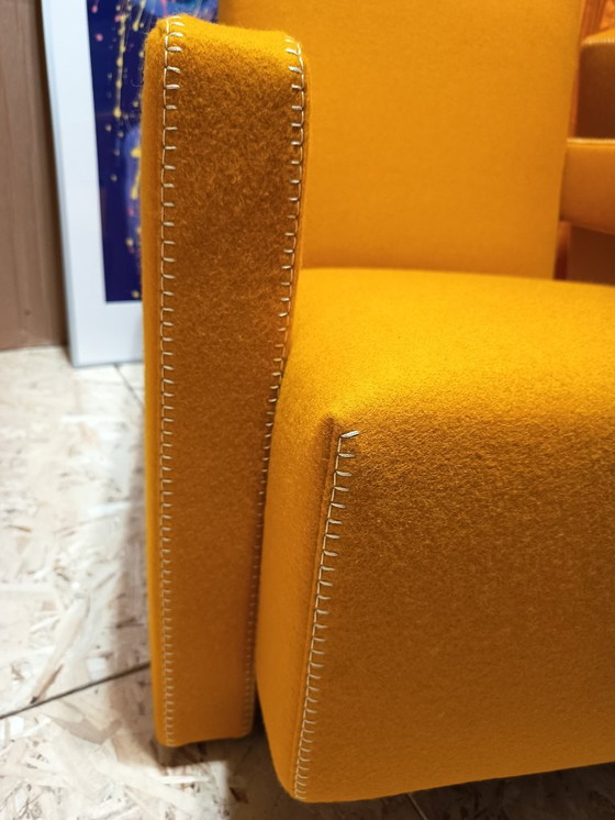 Image 1 of CASSINA Paire de fauteuils Utrecht 637 NEUF 2026 en laine KVARD Moutarde par Gerrit Rietveld