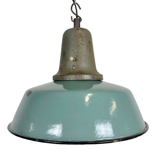 Industriële petroleumlamp voor fabrieken met emaille afwerking en gietijzeren bovenkant, jaren 60