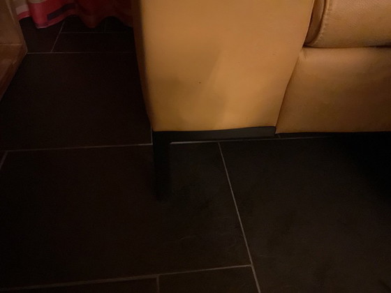 Image 1 of Divano Montel giallo