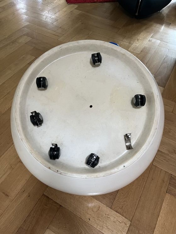Image 1 of Pair of Vintage Space Age Globe Chairs – White & Black – Ø 95 cm