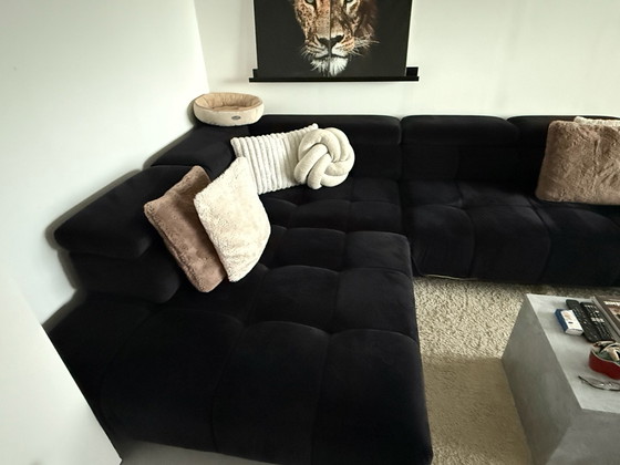 WERSAL Plaza L Design Corner Sofa - Black - Electric Seat, Velvet, Polyester (photo 2 of 7)