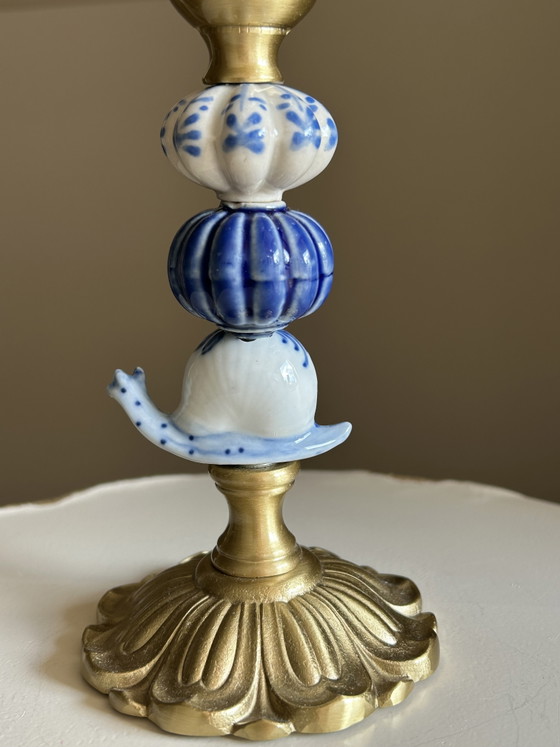 Handmade brass candle holder. Delft Blue figurine. Ceramic beads. – Nori Vinci (photo 7 of 9)