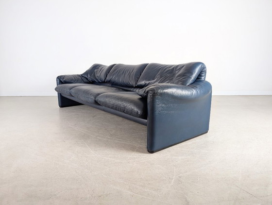 Image 1 of Cassina Maralunga Sofa Dreisitzer Couch Magistretti Leder blau