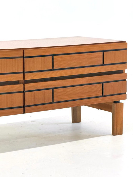 Image 1 of Buffet bas italien en bois avec lignes graphiques noires