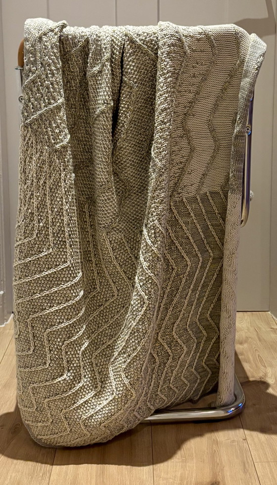 Image 1 of Coperta Jongeriuslab | Simone Post per Textielmuseum, grigio/bianco