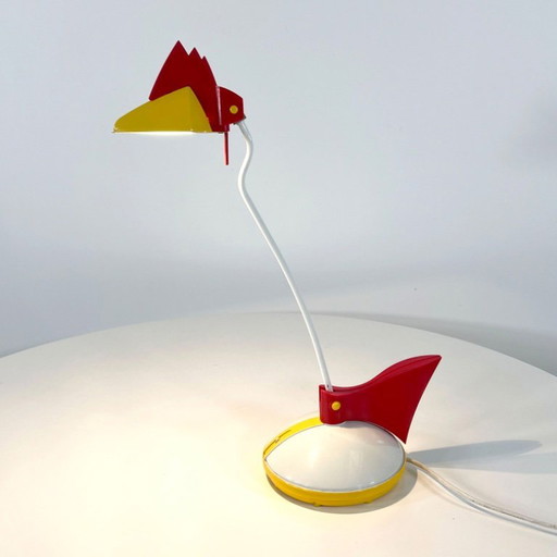 Lámpara de mesa posmoderna en forma de tucán, roja y amarilla, de Brilliant Leuchten (Alemania), década de 1980