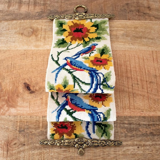 Vintage wall decoration (bell cord) with bird and flower motif: Dutch folk art – decoratieve objecten, Textile