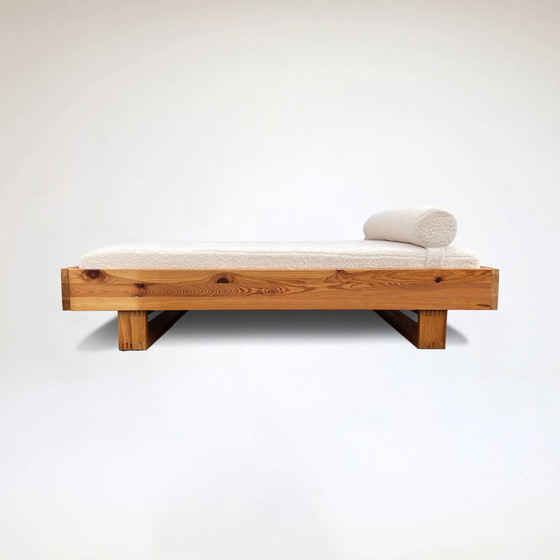 Image 1 of Modernist pine and bouclé daybed by Ate van Apeldoorn for Houtwerk Hattem 1970s