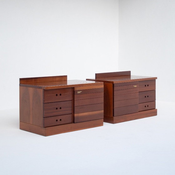 Image 1 of Set di due comodini in legno italiani di metà secolo