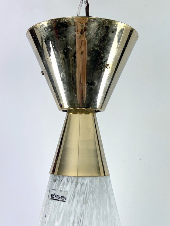 Image 1 of Lustre rare et imposant en verre de Murano et laiton, signé Esperia, par Angelo Brotto. Italie, années 1970.