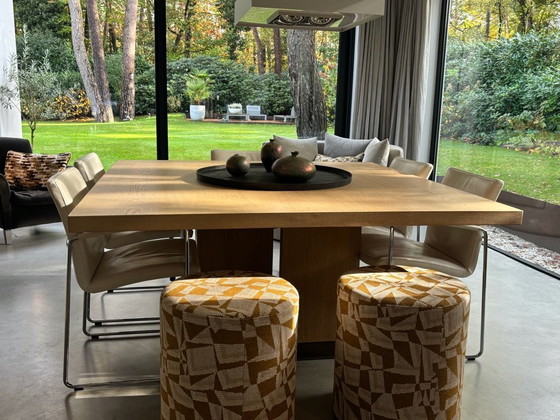 Image 1 of Mesa de comedor cuadrada