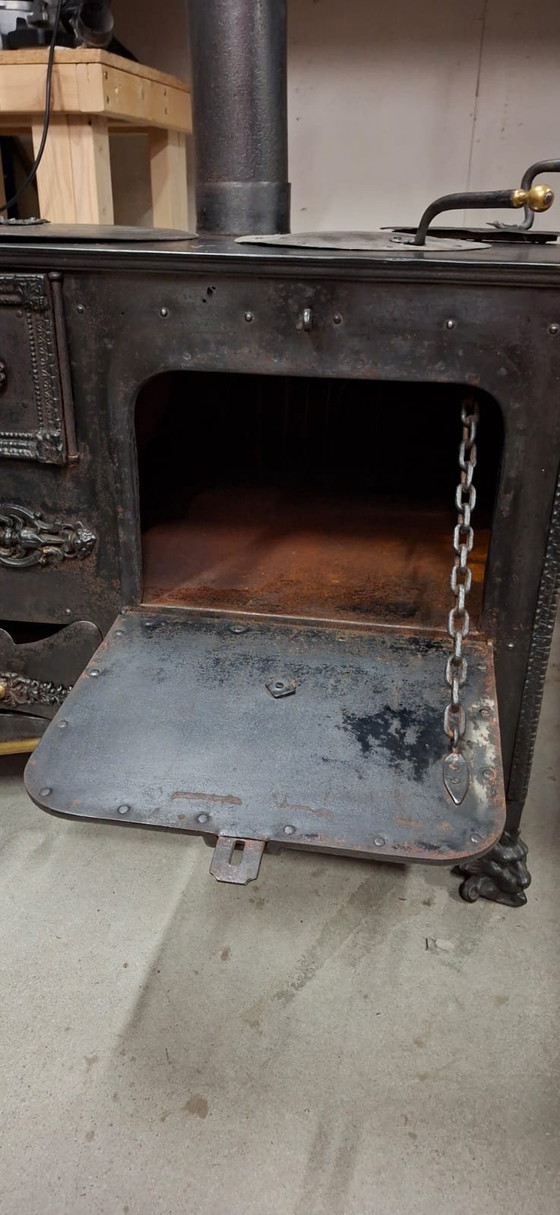 Image 1 of Cuisinière à charbon antique en fer forgé de la fin du 19e siècle