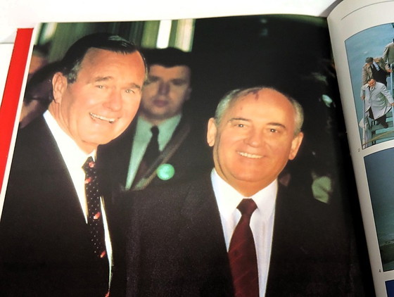 Image 1 of (W028) Eyewitness to the 80s – Iconic photo book with 1000+ legendary images