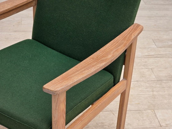Image 1 of Fauteuil danois des années 1980 de Høng Stole, laine verte pour meubles, bois de chêne.
