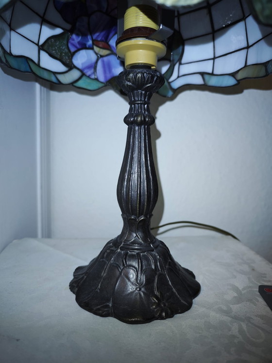 Image 1 of Style Tiffany, bleu floral, avec un élégant socle, par Honsel