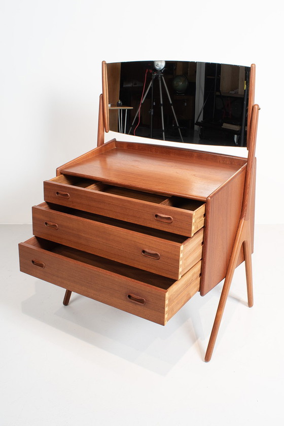 Image 1 of Svend Aage Madsen kaptafel