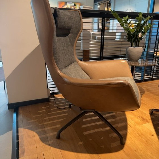 Image 1 of Eyye Puuro fauteuil met poef