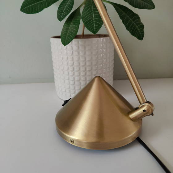 Image 1 of Vintage heavy brass halogen lamp with 2 brightness settings