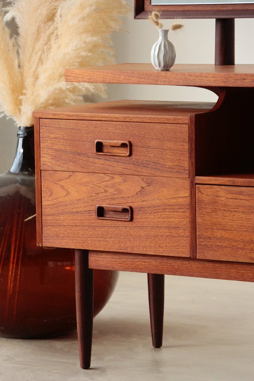 Vintage English dressing table from the 60s – Mid-century design