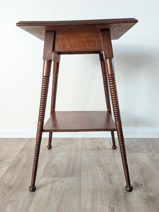 Table d'appoint/table basse de style Arts & Crafts antique par William Birch (vers 1900)