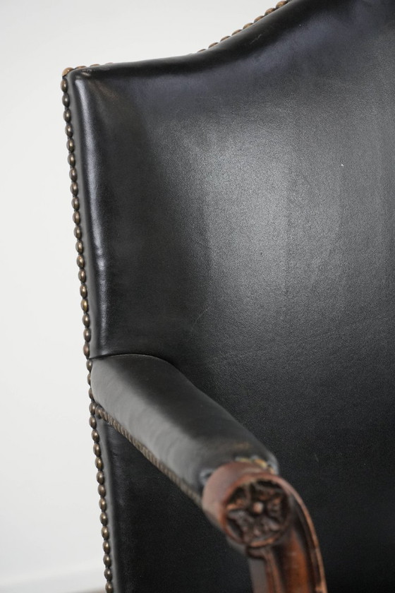 Image 1 of Lujosa silla auxiliar/escritorio/silla Gainsborough antigua de madera y piel de vaca negra de estilo inglés