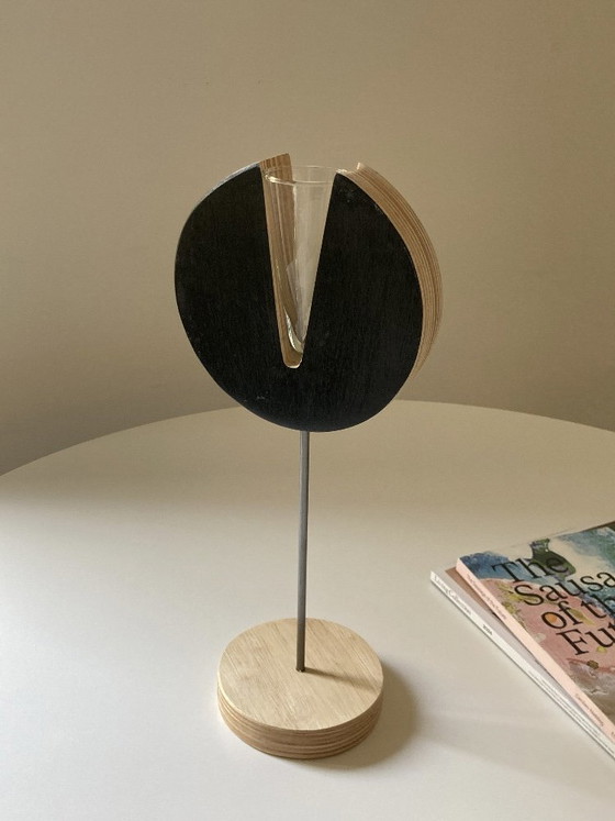 Image 1 of Hohe, gebrauchte Vase aus Holz und Metall