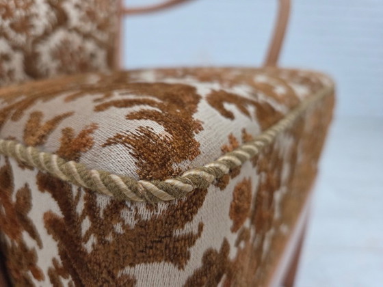 Image 1 of Années 1960, design danois d'Alfred Christensen, fauteuil, modèle 177, velours d'ameublement, bois rénové.