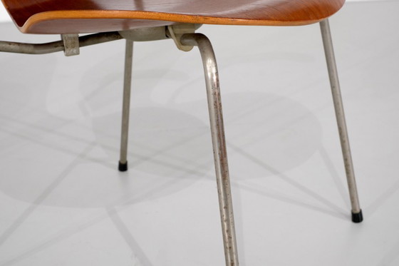 Image 1 of Stuhl Modell "3207" aus Holz von Arne Jacobsen für Fritz Hansen, Dänemark, 1955.