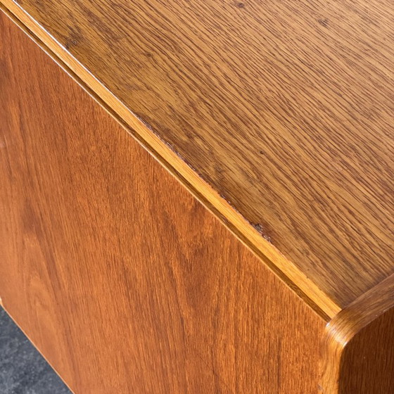 Credenza U-450 di Jiří Jiroutek per Interier Praha, anni '60 – Credenze, Legno (photo 9 of 13)