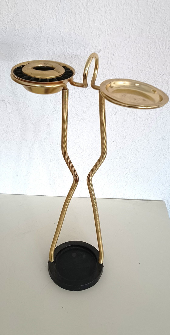 Image 1 of Cenicero de pie con diseño de los años cincuenta