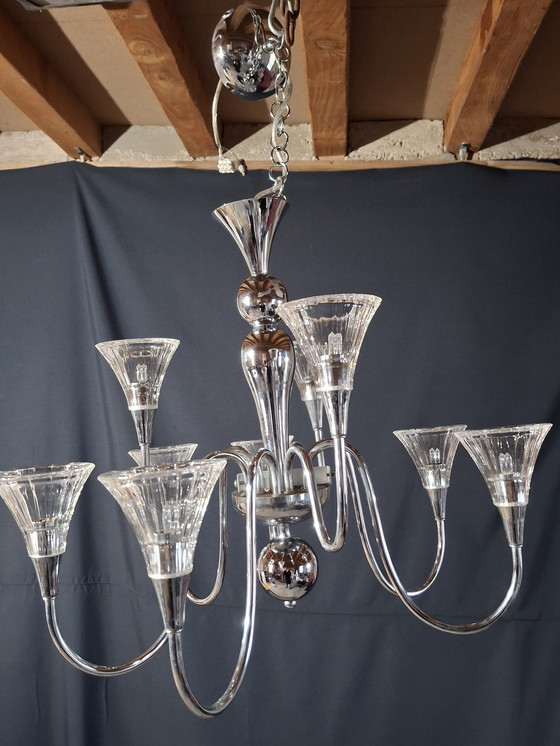 Image 1 of Lampadario vintage degli anni '30-'50 in metallo cromato e spessi paralumi in vetro – stile Art Déco