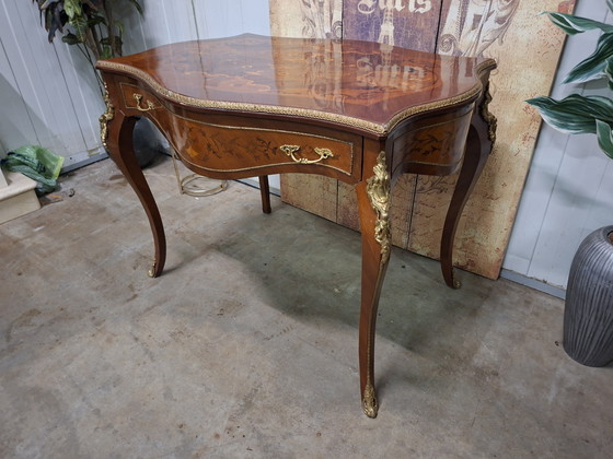 Image 1 of Unieke barok, schrijftafel, bureau, desk, kaptafel, lichte lakschade, niet storend afm: 114x82cm en 86cm hoog.
