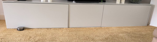 Cómoda flotante Interlubke