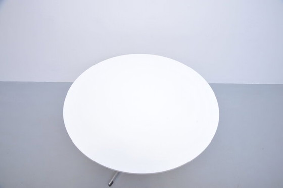 Image 1 of Arne Jacobsen Coffee Table Rund Aluminium Fritz Hansen 1950